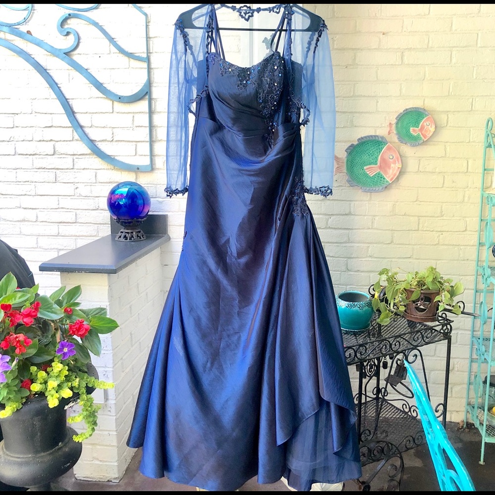 David’s Bridal Blue Fancy Gown, EUC; Size 8